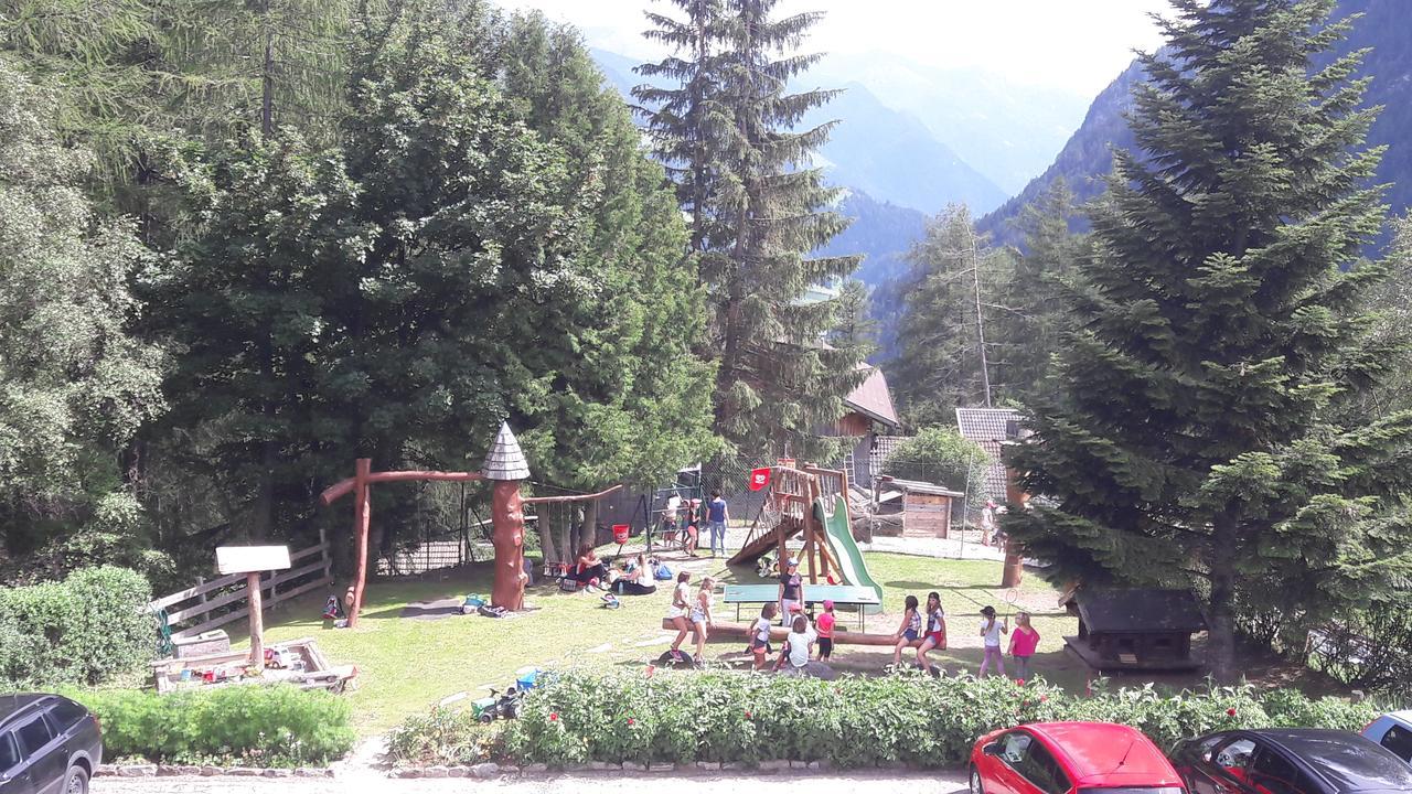 Familienpension Gletscherblick Heiligenblut Buitenkant foto